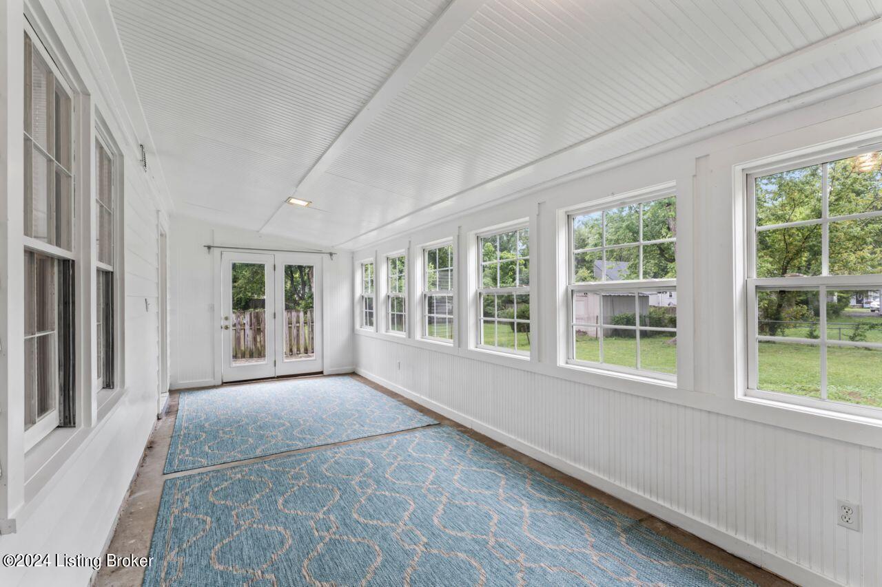 2710 Alanmede Road Louisville, KY 40205 - Photo 13 of 16 Sun Room