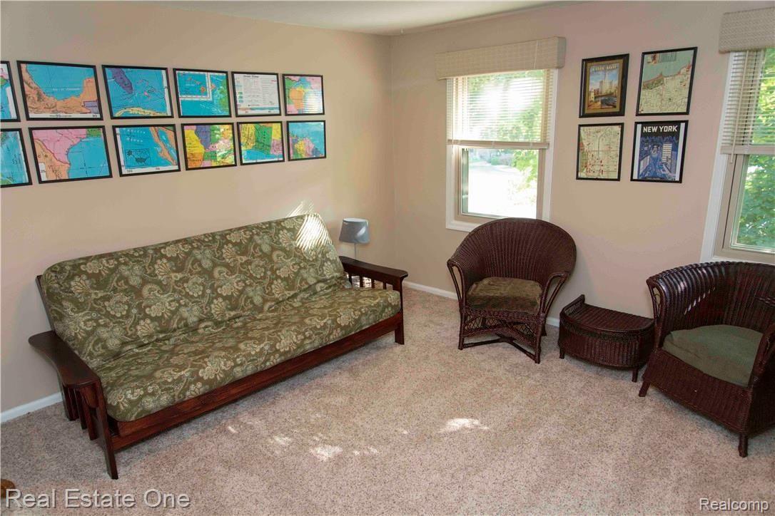 1736 North Kilburn Road Rochester, MI 48306 - Photo 21 of 32 Kilburn-1020.jpg
