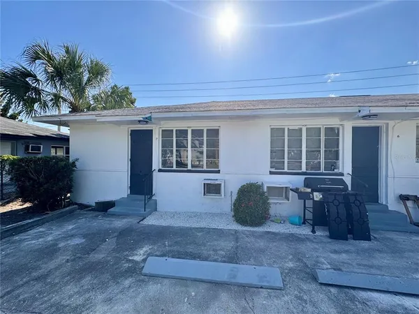$1,350 | 2318 4th Street South, Unit 2, St. Petersburg, FL 33705