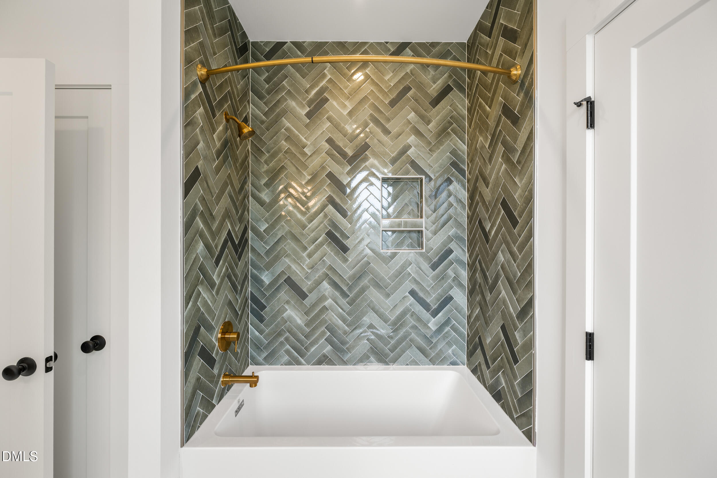 2817 Claremont Road Raleigh, NC 27608 - Photo 48 of 73 43 -2817 claremont rd, interior