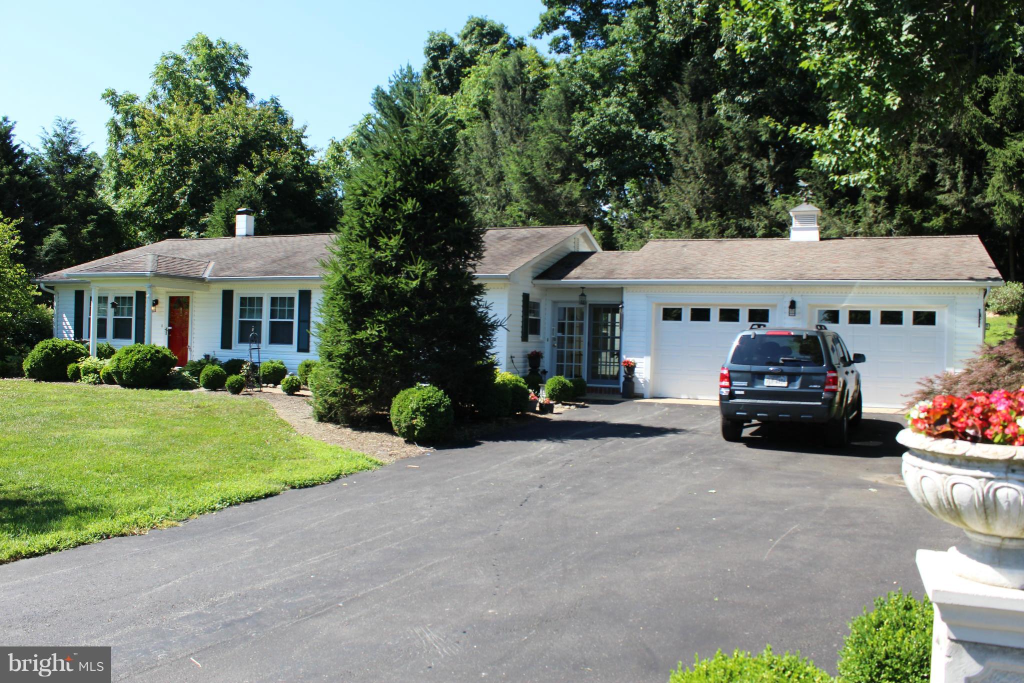 5644 Wilson Road Marshall, VA 20115 - Photo 1 of 28 Exterior (Front)
