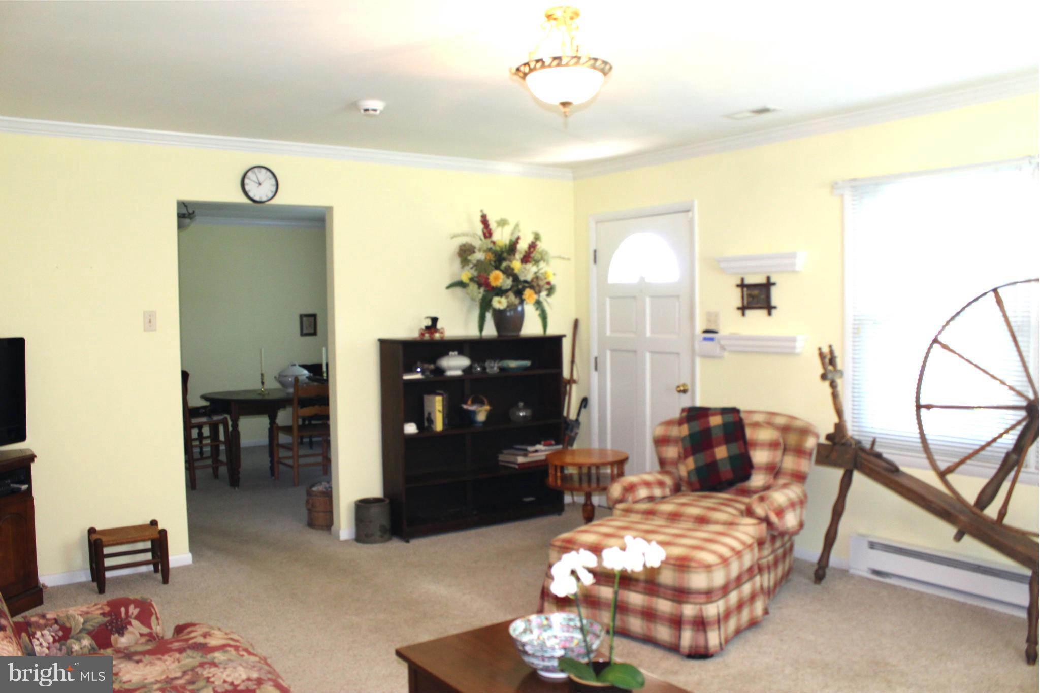 5644 Wilson Road Marshall, VA 20115 - Photo 3 of 28 Living Room
