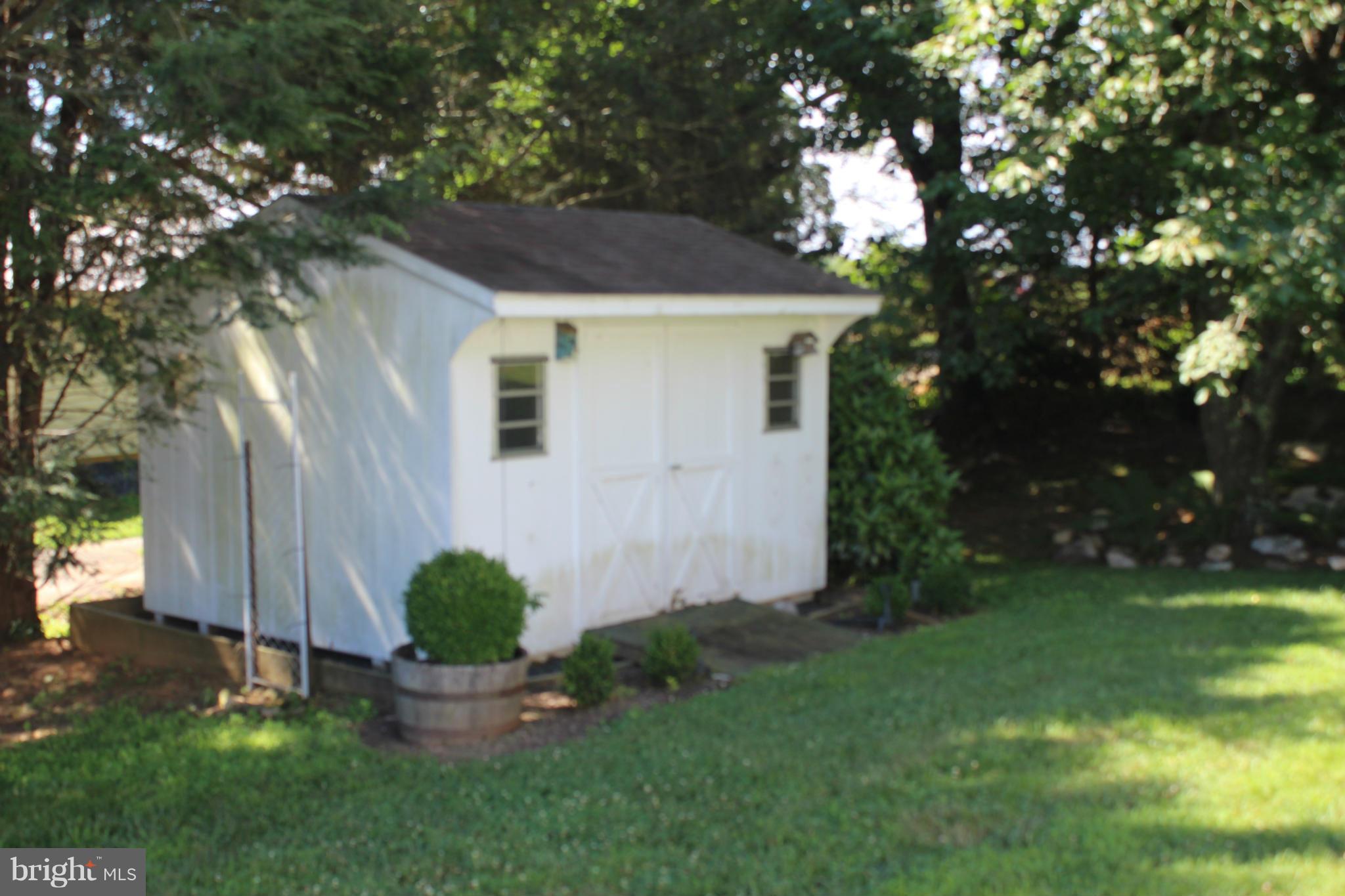 5644 Wilson Road Marshall, VA 20115 - Photo 23 of 28 Exterior (General)
