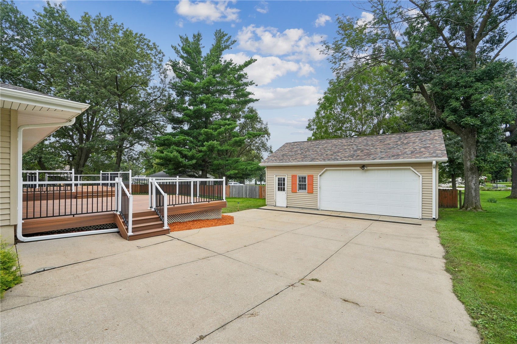 45 North Mentzer Road Robins, IA 52328 - Photo 17 of 29 Gallery Image 17