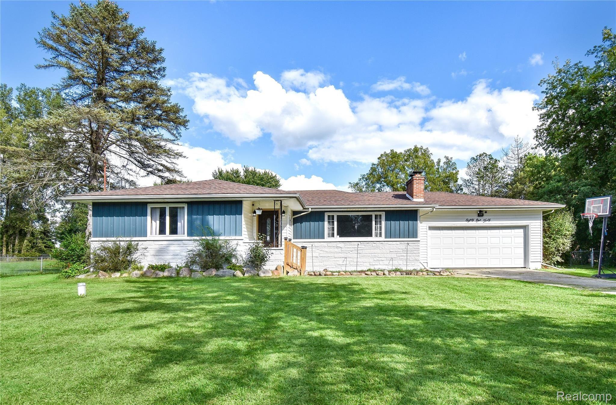 8140 North Vassar Road Mount Morris, MI 48458 - Photo 1 of 13 DSC_0103.jpg