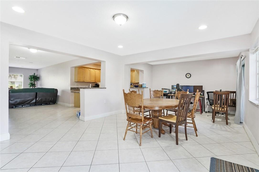 9884 Liberty Court Boca Raton, FL 33434 - Photo 14 of 32 Photo 14
