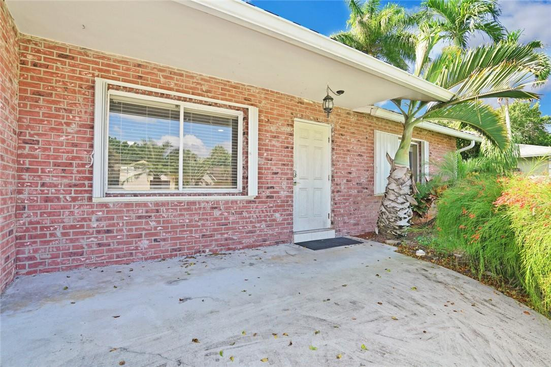 9884 Liberty Court Boca Raton, FL 33434 - Photo 3 of 32 Photo 3