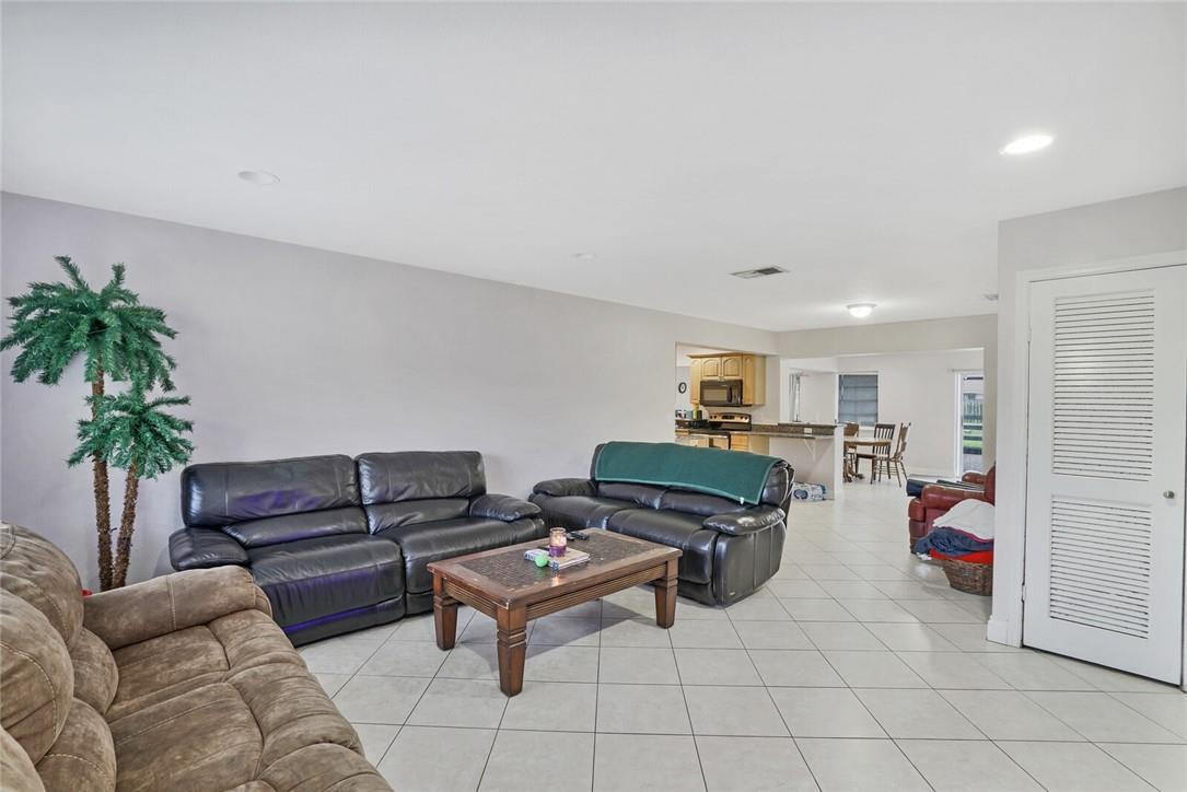 9884 Liberty Court Boca Raton, FL 33434 - Photo 6 of 32 Photo 6