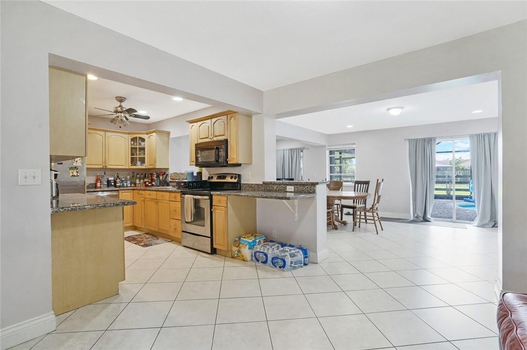 9884 Liberty Court Boca Raton, FL 33434 - Photo 8 of 32 Photo 8