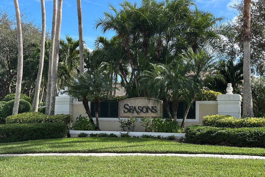 9190 Spring Time Drive Vero Beach, FL 32963 - Photo 2 of 36
