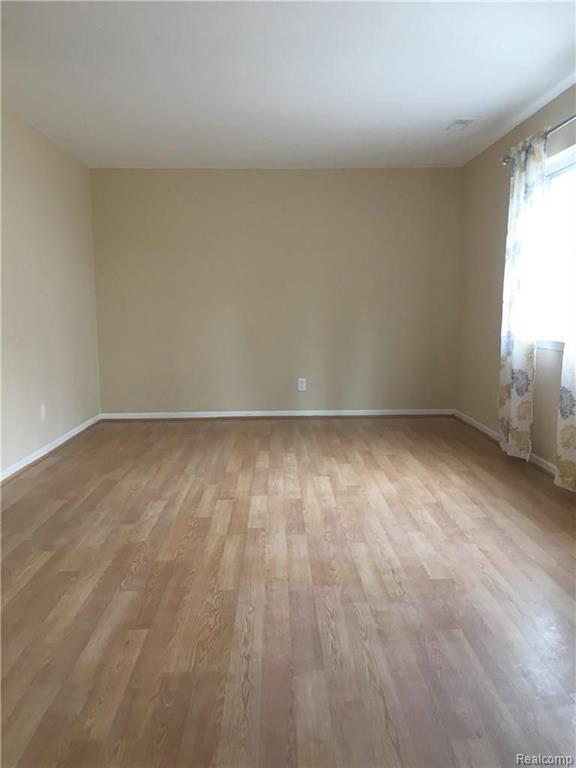 529 East University Drive, Unit 79 Rochester, MI 48307 - Photo 2 of 14