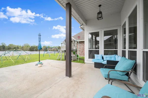 $430,000 | 30857 Creek Valley Drive, Denham Springs, LA 70726