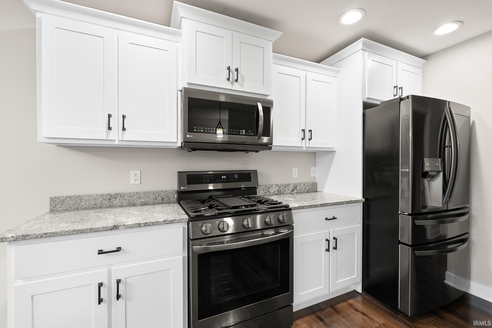 10328 Fieldlight Boulevard Fort Wayne, IN 46835 - Photo 15 of 36