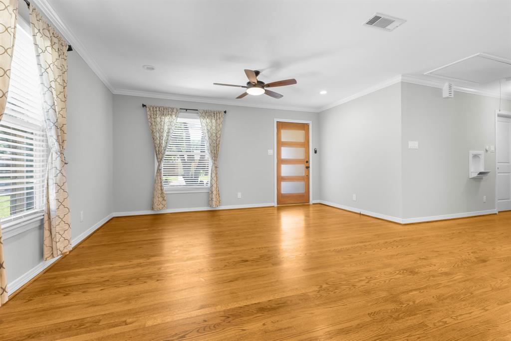 563 Hambrick Road Dallas, TX 75218 - Photo 17 of 36