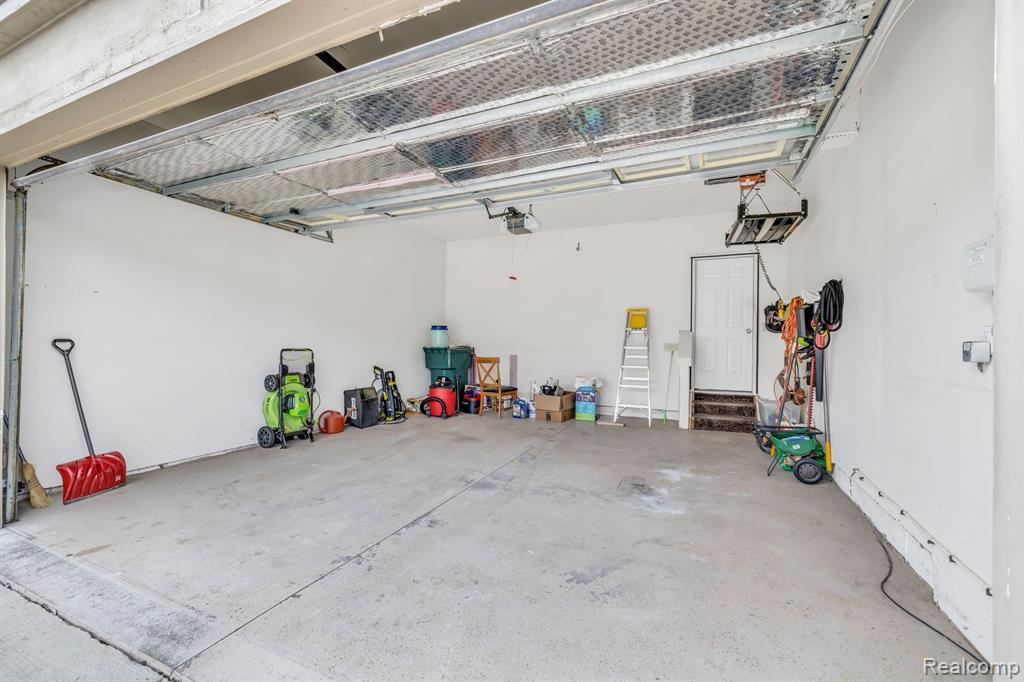 27490 Cromwell Road Novi, MI 48374 - Photo 35 of 42