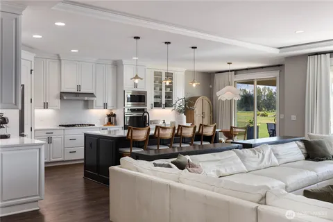 $2,499,950 | 23308 70th Street East, Buckley, WA 98321