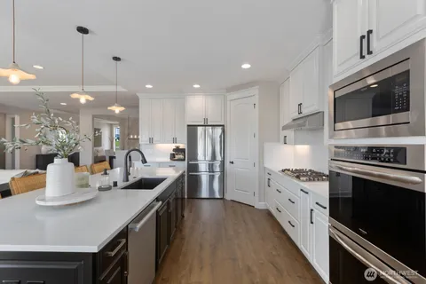 $2,499,950 | 23308 70th Street East, Buckley, WA 98321
