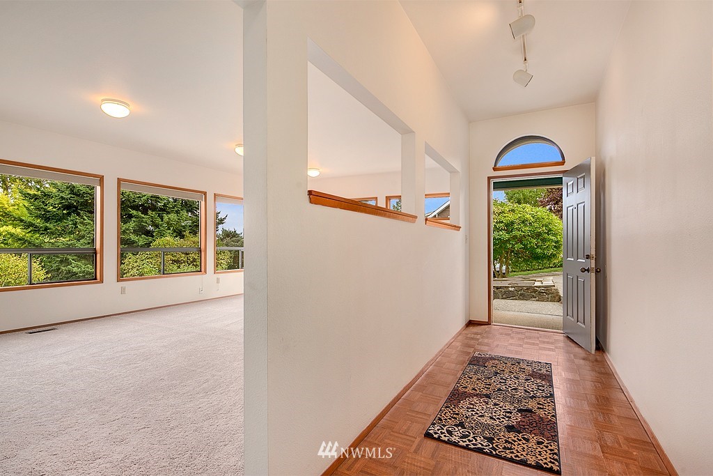 6044 South Roxbury Street Seattle, WA 98118 - Photo 2 of 20 Gallery Image 2