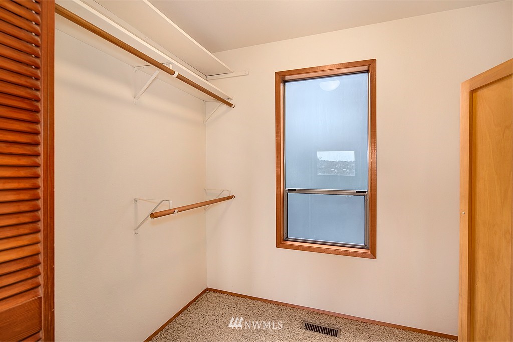 6044 South Roxbury Street Seattle, WA 98118 - Photo 11 of 20 Gallery Image 11