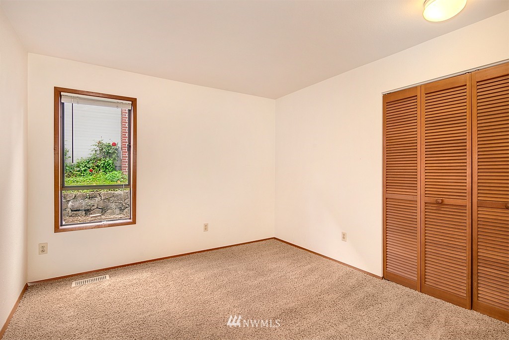 6044 South Roxbury Street Seattle, WA 98118 - Photo 12 of 20 Gallery Image 12
