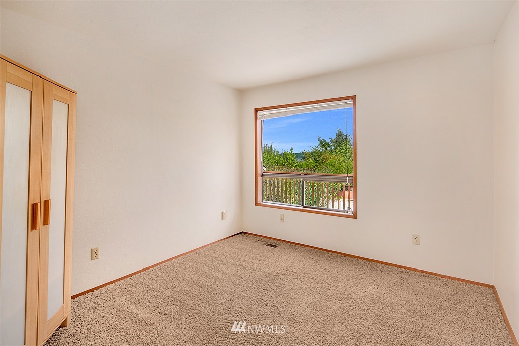 6044 South Roxbury Street Seattle, WA 98118 - Photo 13 of 20 Gallery Image 13