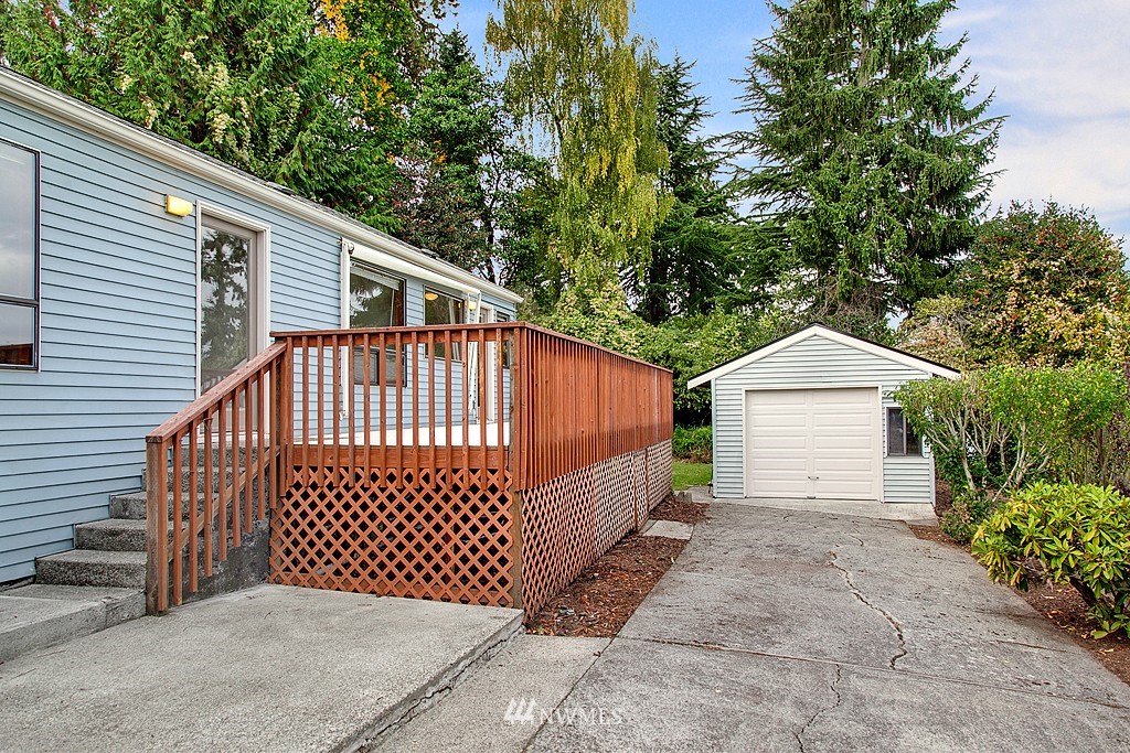 6044 South Roxbury Street Seattle, WA 98118 - Photo 16 of 20 Gallery Image 16