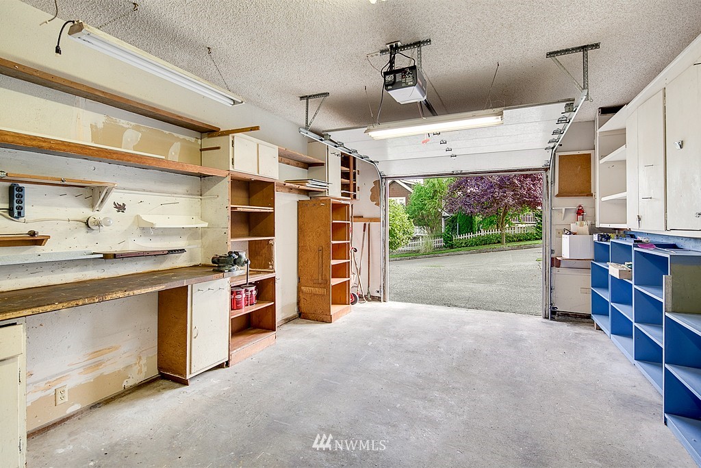 6044 South Roxbury Street Seattle, WA 98118 - Photo 17 of 20 Gallery Image 17