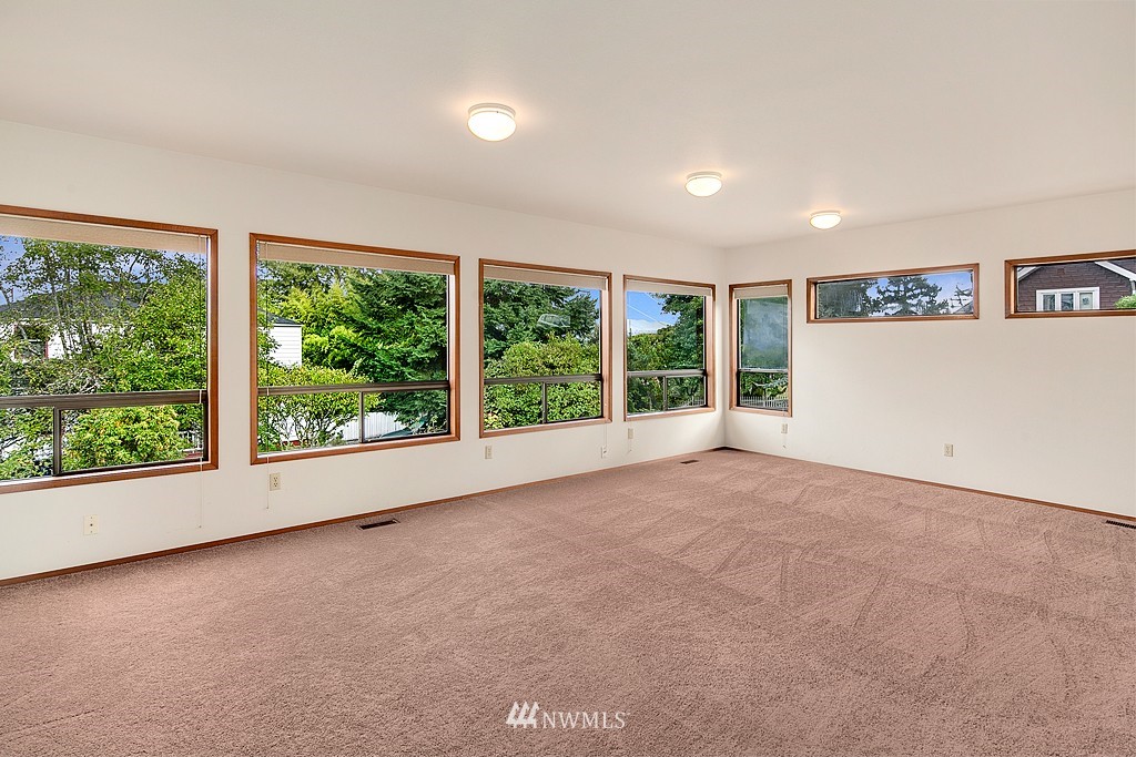 6044 South Roxbury Street Seattle, WA 98118 - Photo 6 of 20 Gallery Image 6