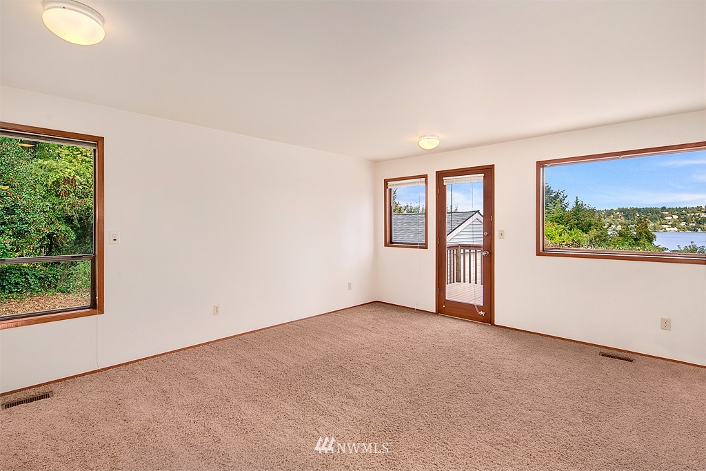 6044 South Roxbury Street Seattle, WA 98118 - Photo 10 of 20 Gallery Image 10