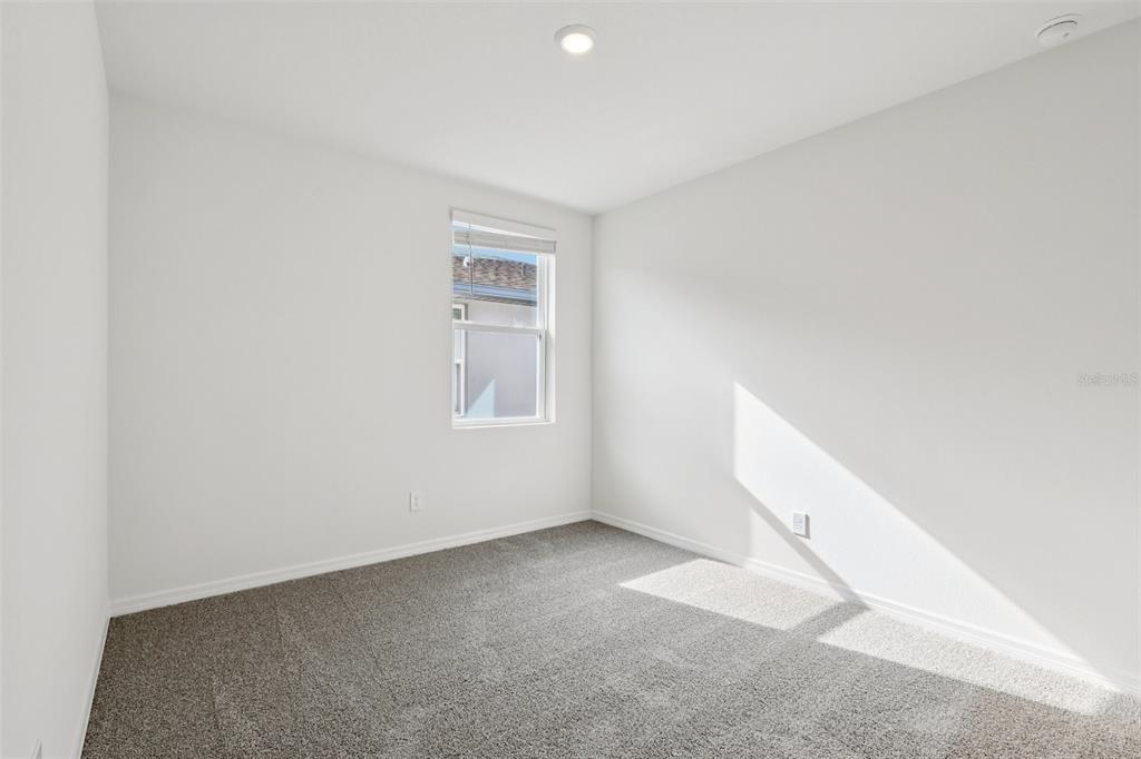 28009 Poppy Court Leesburg, FL 34748 - Photo 26 of 35 a view of a room with window