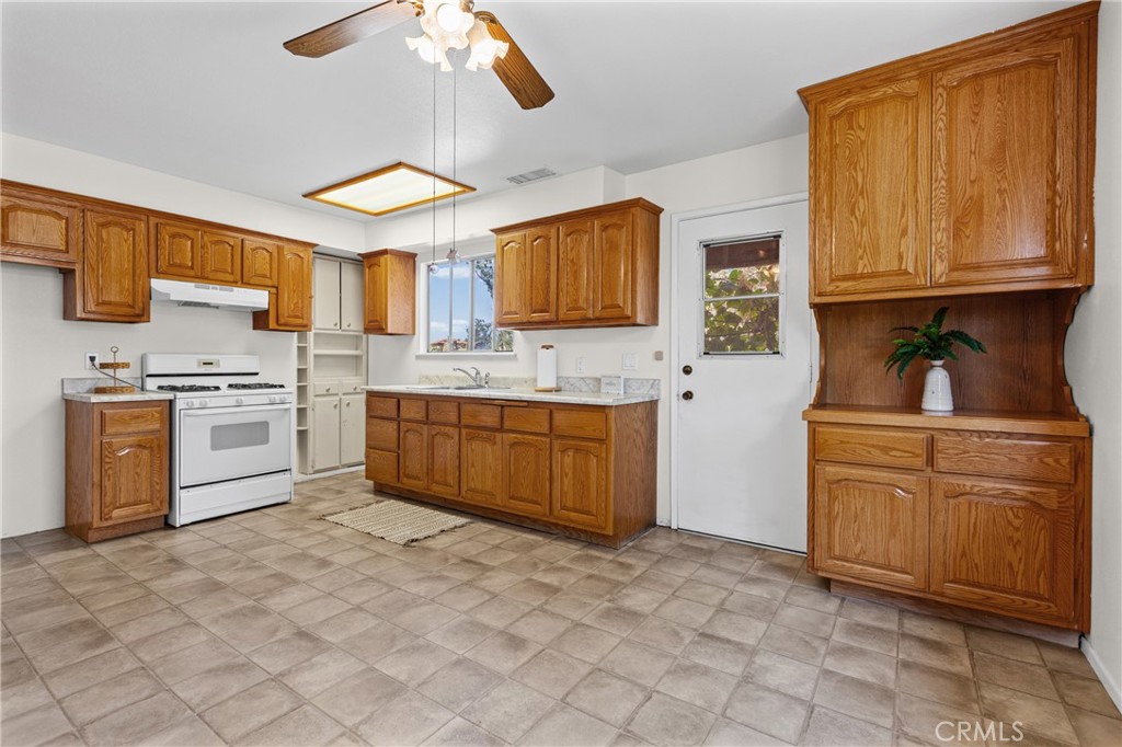 735 Orchard Road Nipomo, CA 93444 - Photo 11 of 49 Eat-in Kitchen