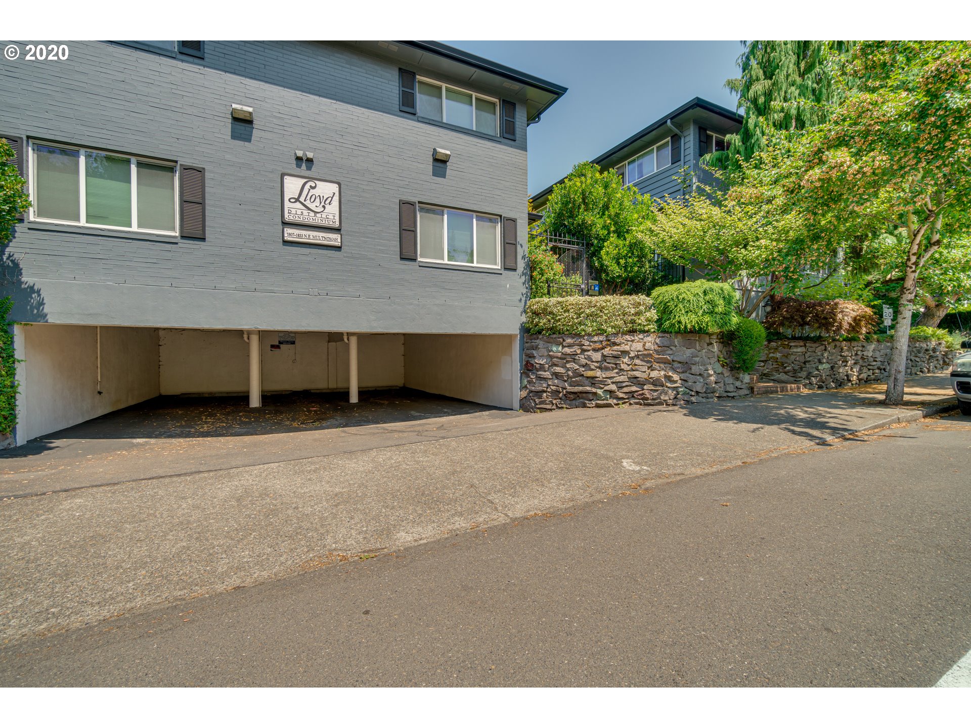 1819 Northeast Multnomah Street Portland, OR 97232 - Photo 25 of 32