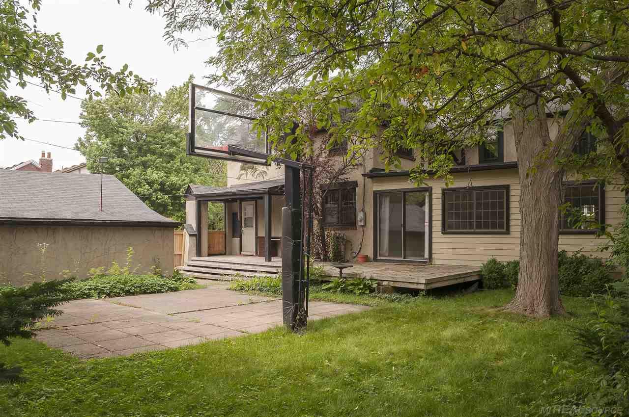 1387 Bishop Road Grosse Pointe, MI 48230 - Photo 38 of 40 31351789-37.JPG