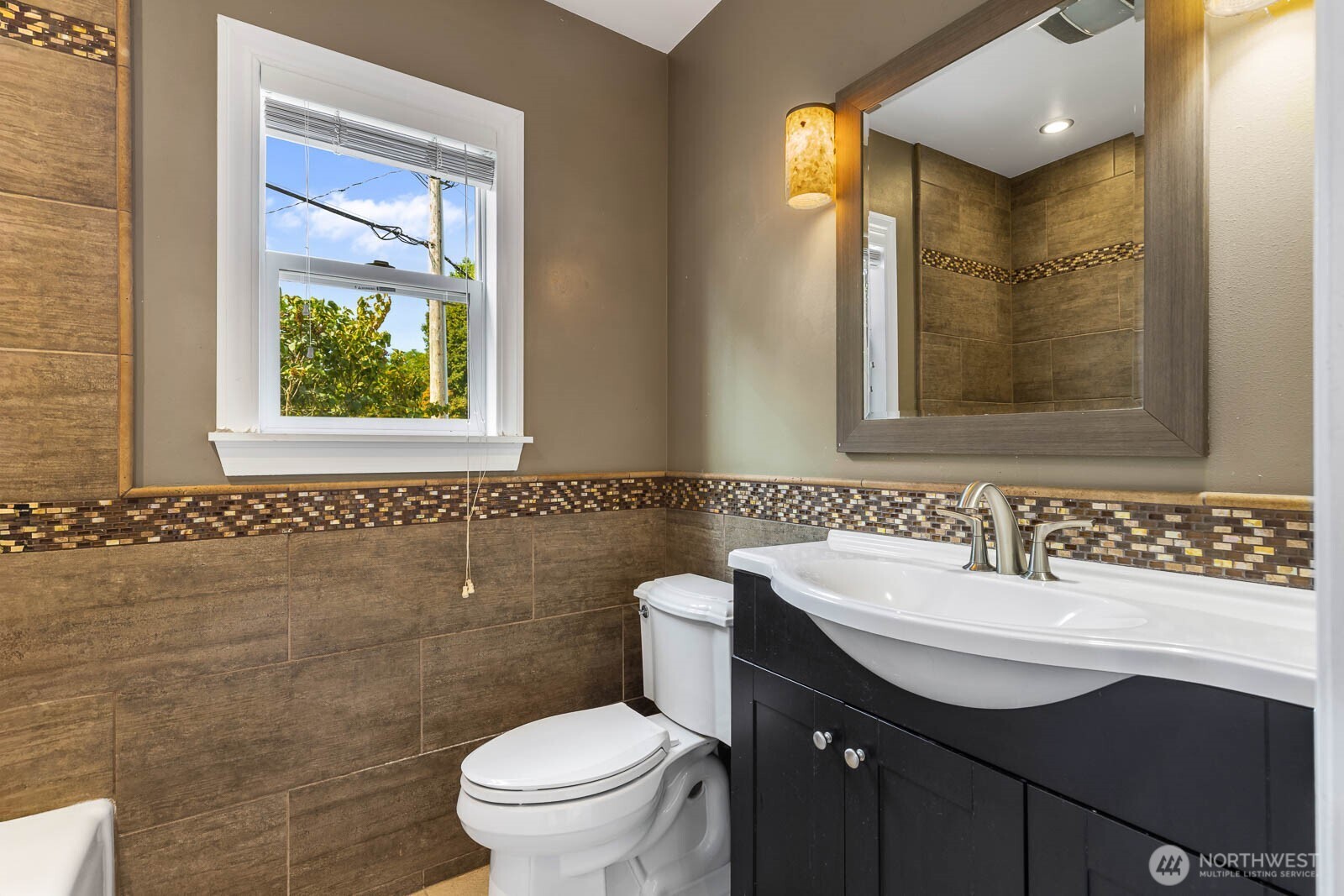 105 Wells Avenue North Renton, WA 98057 - Photo 9 of 23 Gallery Image 9