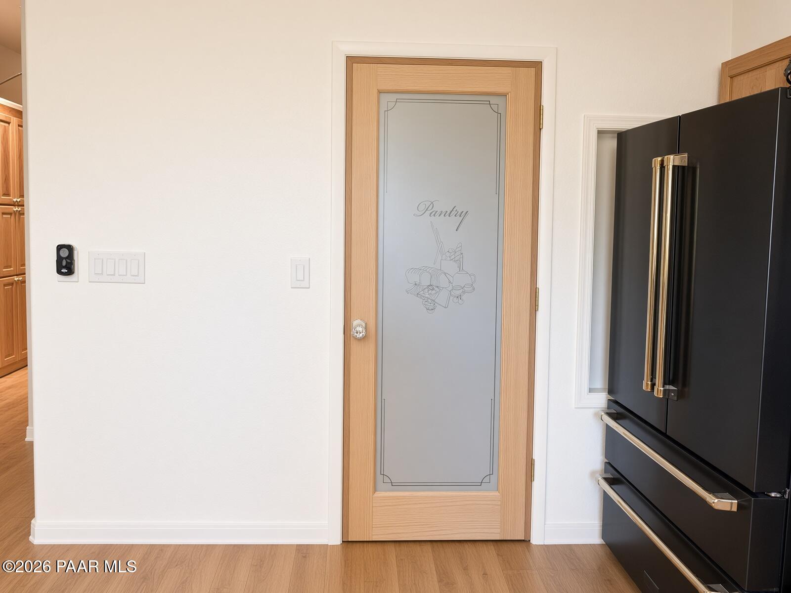 33425 Cowboy Clint Road Seligman, AZ 86337 - Photo 14 of 150 Walk-in pantry