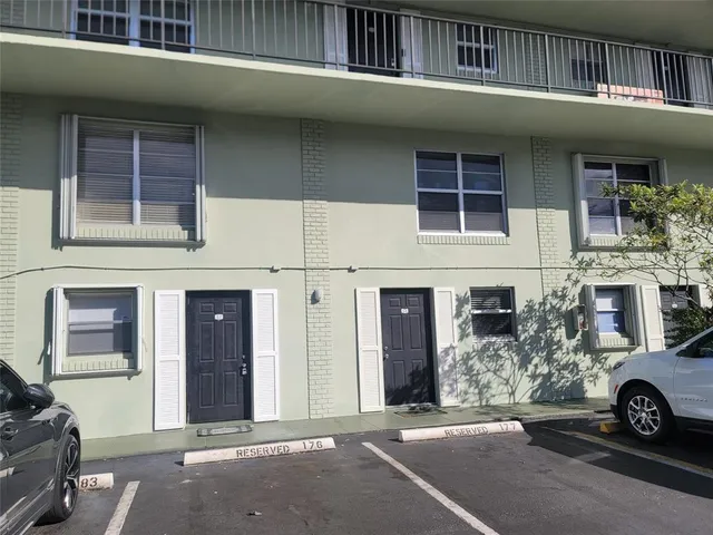 a view of a car garage of the house