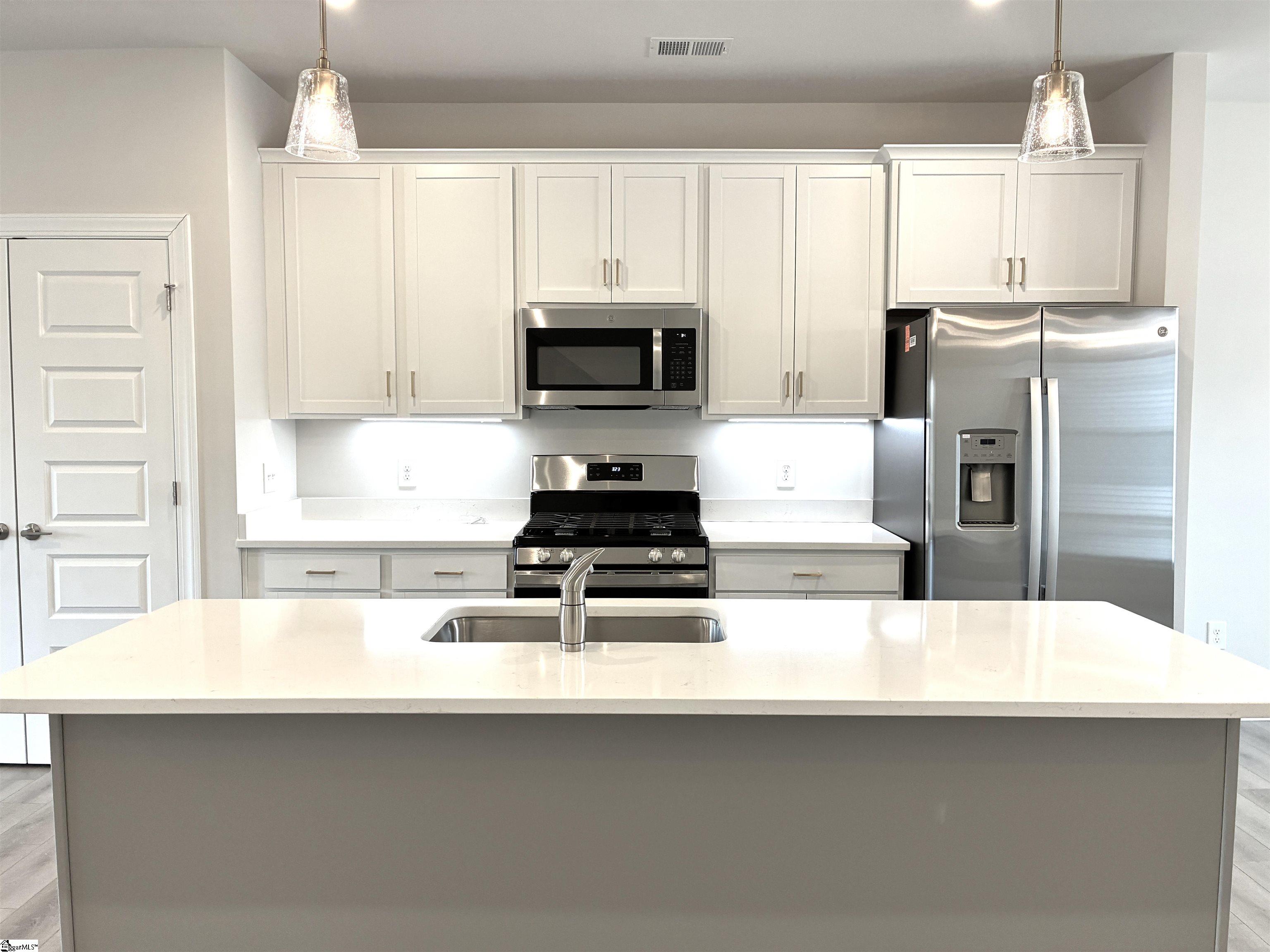 11 Pikewood Lane Greenville, SC 29607 - Photo 2 of 26