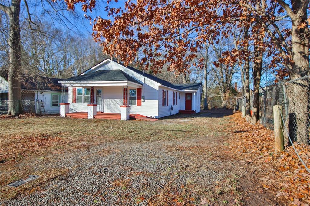 198 South Broad Street, Toccoa, GA 30577 Compass