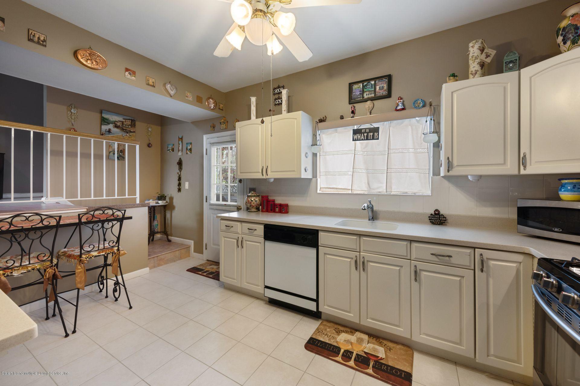 63 Timber Ridge Drive Staten Island, NY 10306 - Photo 11 of 31 11
