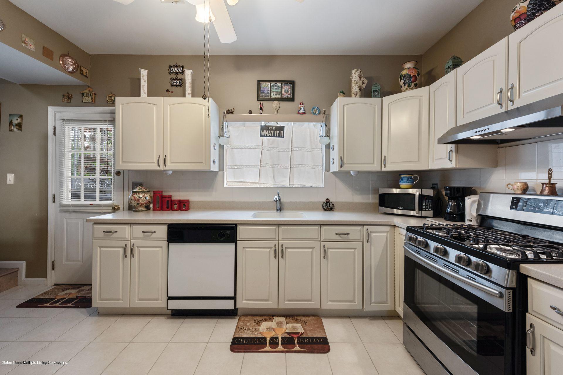 63 Timber Ridge Drive Staten Island, NY 10306 - Photo 12 of 31 12