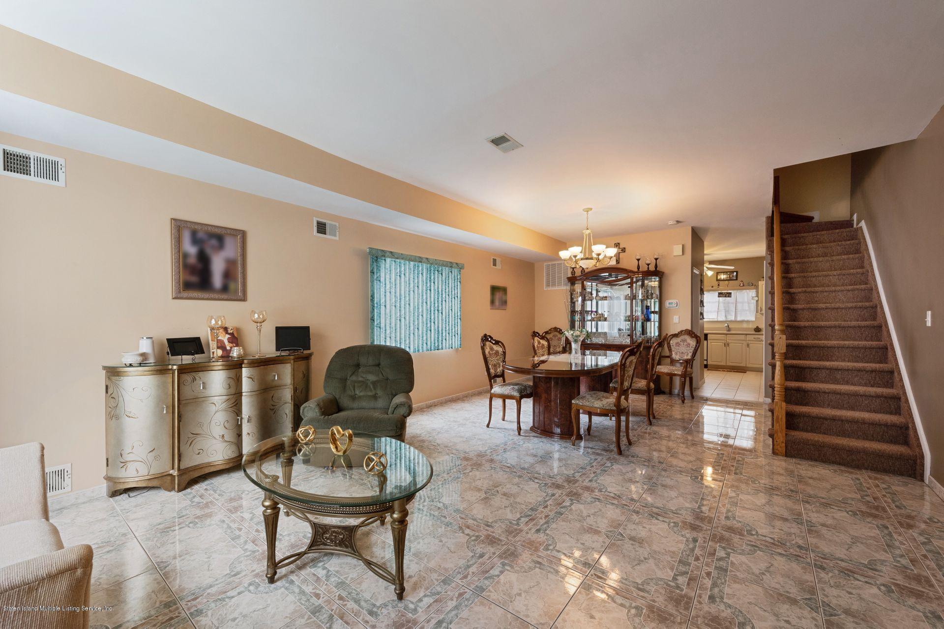 63 Timber Ridge Drive Staten Island, NY 10306 - Photo 4 of 31 4