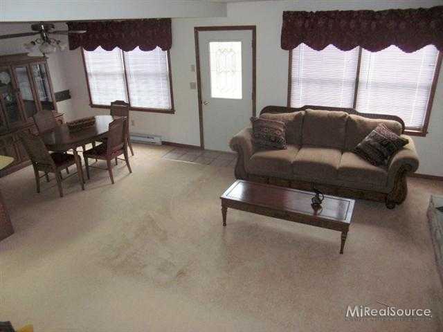 4210 North Lakeshore Road Deckerville, MI 48427 - Photo 9 of 28 31167770-8.JPG