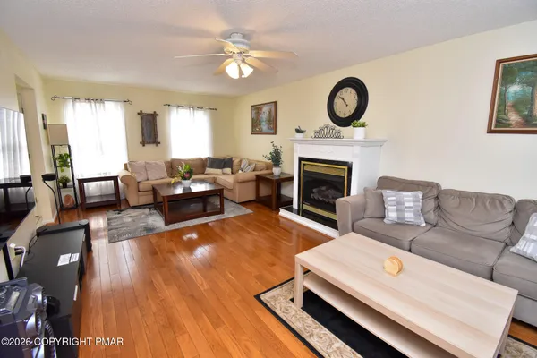 $2,650 | 2570 Country Club Drive, Tobyhanna, PA 18466