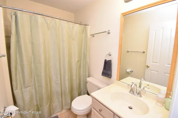 $2,650 | 2570 Country Club Drive, Tobyhanna, PA 18466