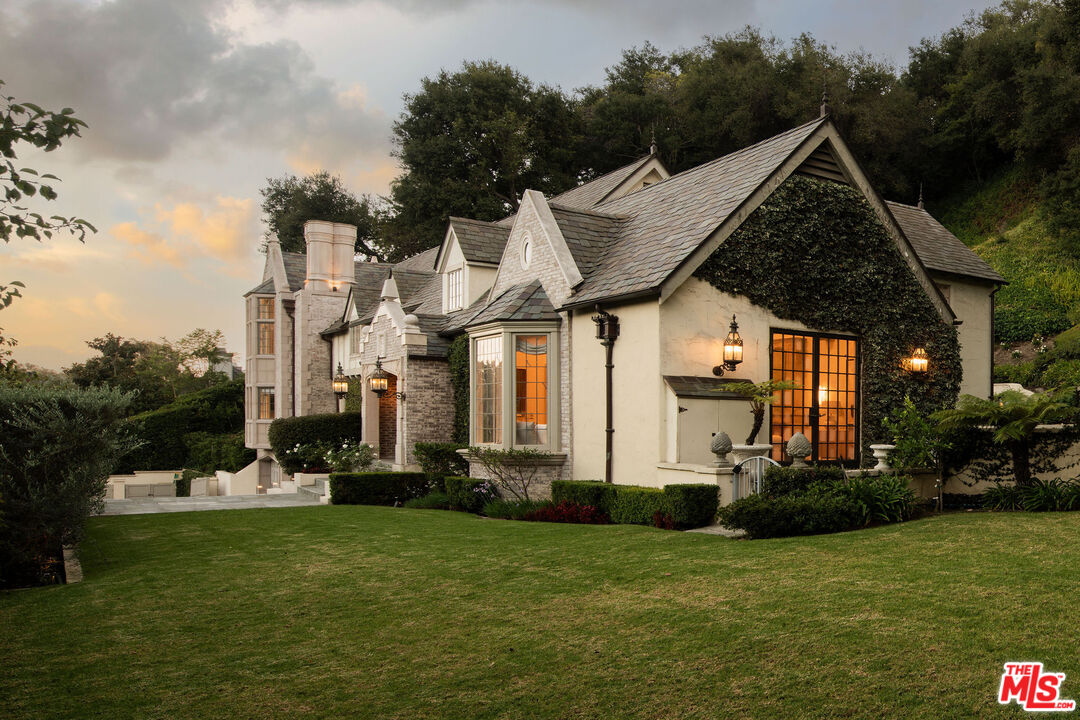 10950 Bellagio Road Los Angeles, CA 90077 - Photo 2 of 55