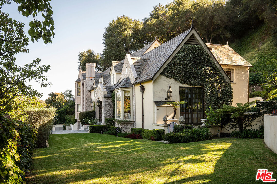 10950 Bellagio Road Los Angeles, CA 90077 - Photo 47 of 55