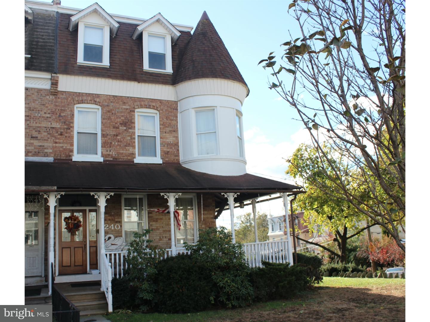 240 Rochelle Avenue Philadelphia, PA 19128 - Photo 2 of 25 Gallery Image 2