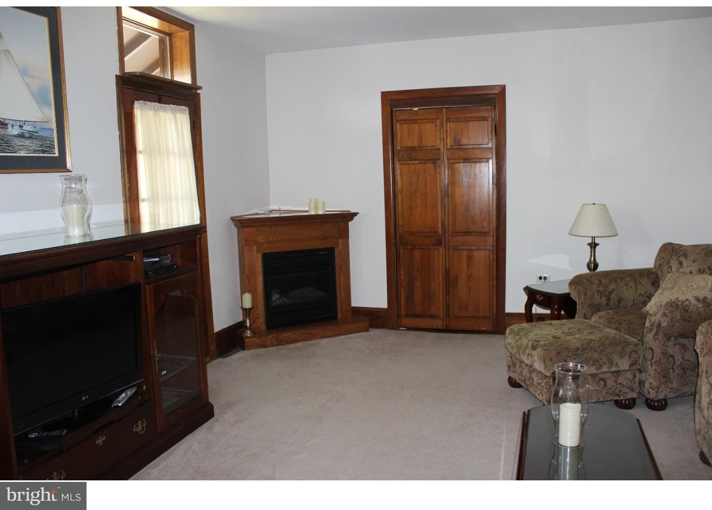 240 Rochelle Avenue Philadelphia, PA 19128 - Photo 6 of 25 Gallery Image 6