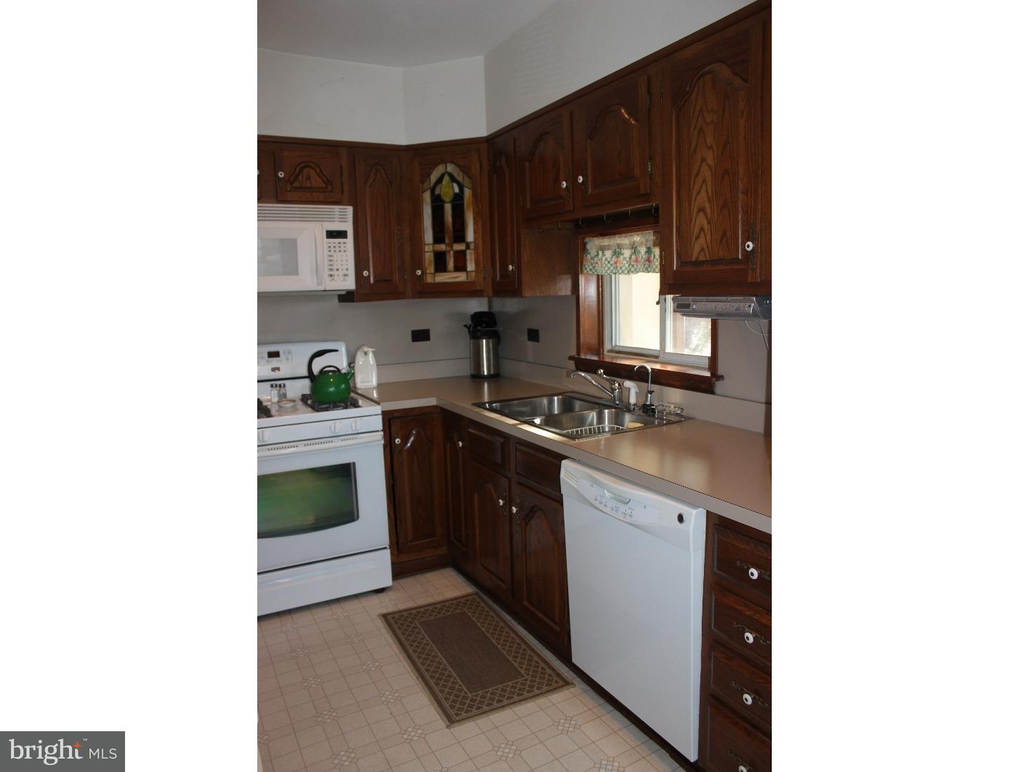 240 Rochelle Avenue Philadelphia, PA 19128 - Photo 10 of 25 Gallery Image 10