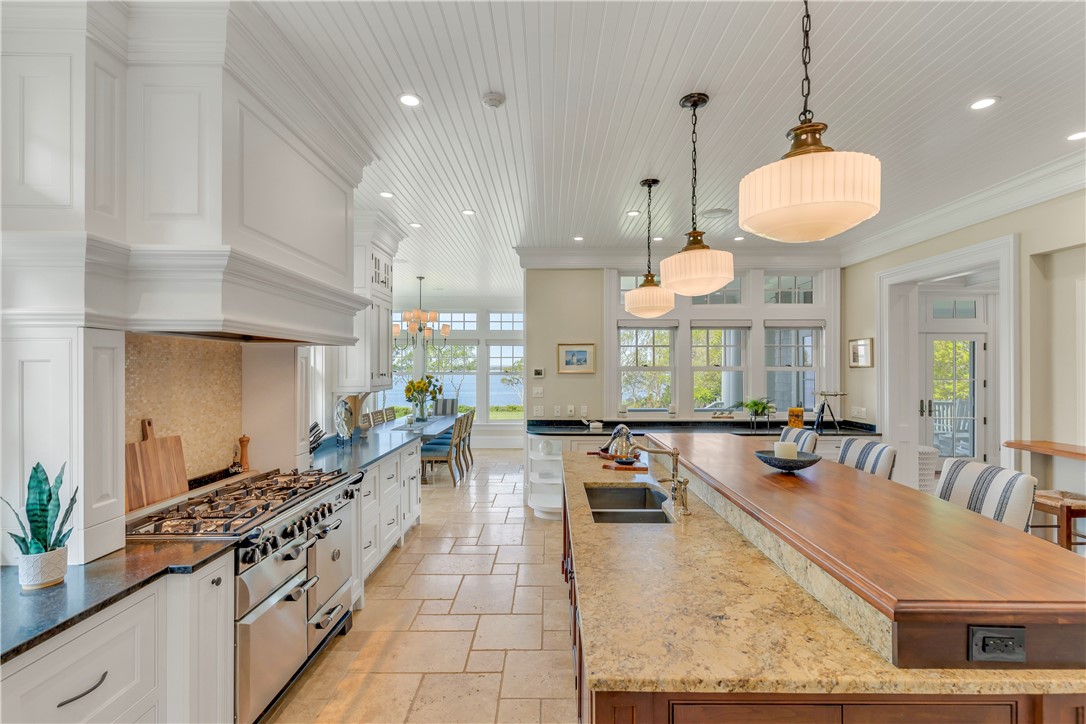 458 Poppasquash Road Bristol, RI 02809 - Photo 12 of 36